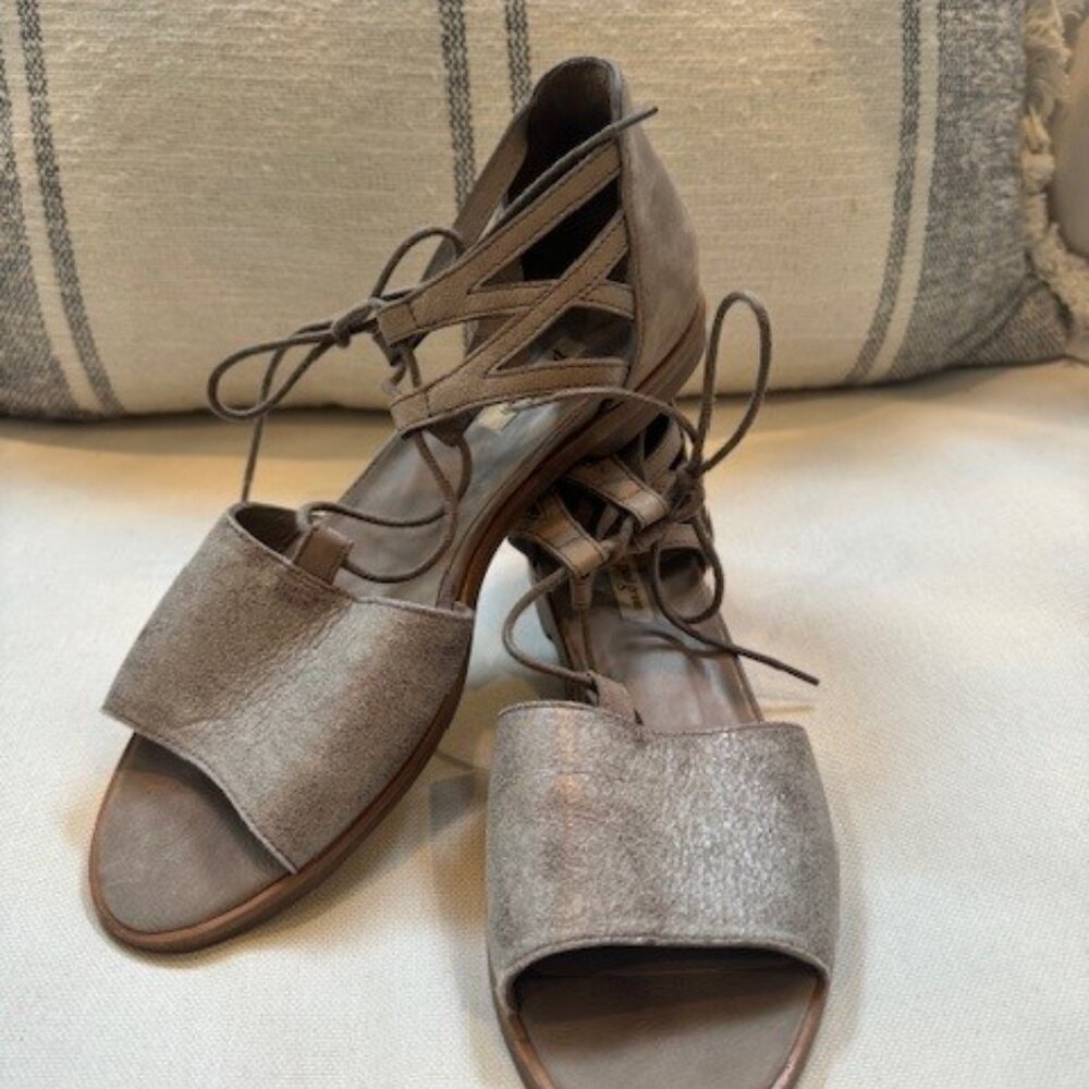 Paul Green Metallic Gladiator Sandal - US7.5